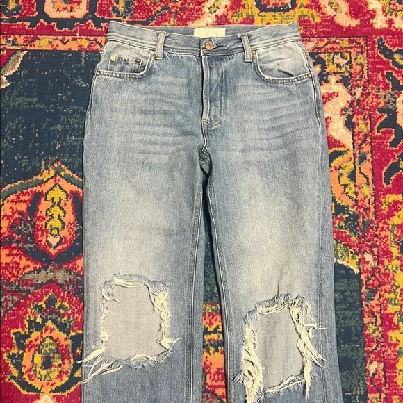 Free People size 0 jeans knee holes Distressed Blue Jeans - Picture 2 of 8